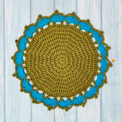 Super Easy And Quick Crochet Doily Placemat