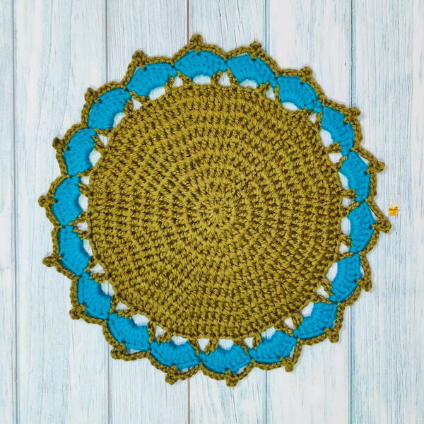 Super Easy And Quick Crochet Doily Placemat