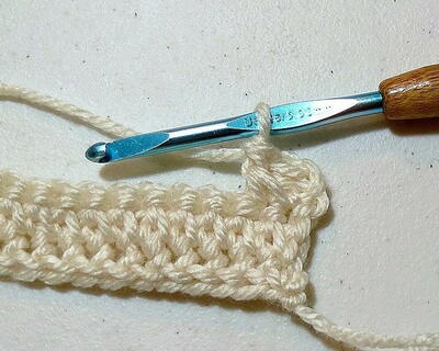 Loopy Linked Double Crochet Stitch