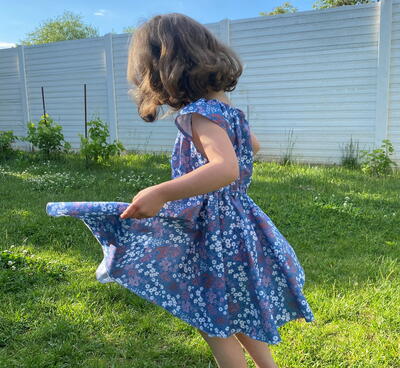 Easy Summer Dress For Little Girls – Free Pattern & Tutorial