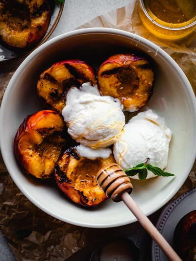 Grilled Peaches With Honey And Ice Cream