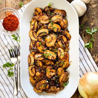 Spanish Mushrooms With Onions A La Pimentón | Easy One-pan Recipe