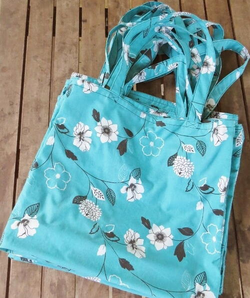 Easily Maintained Market Totes | AllFreeSewing.com