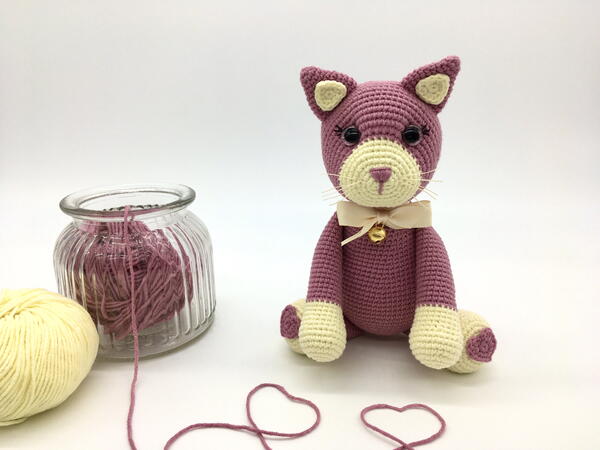 Free Amigurumi Cat Crochet Pattern