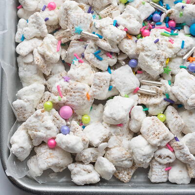 Cotton Candy Puppy Chow Recipe