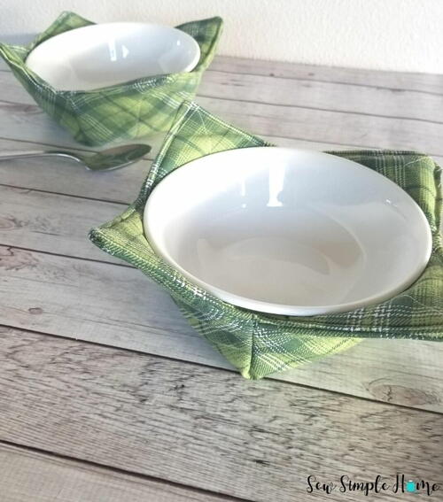 Microwave Bowl Cozy | AllFreeSewing.com