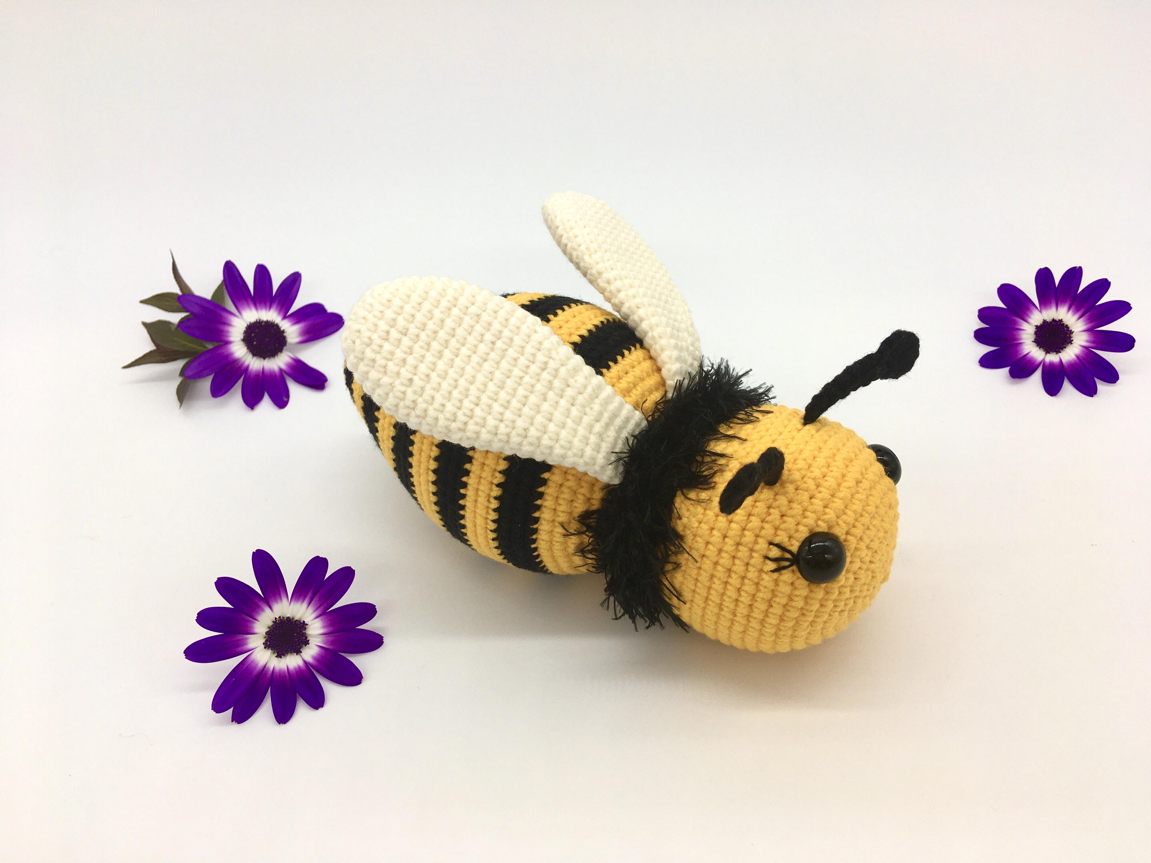 Free Amigurumi Bee Crochet Pattern | FaveCrafts.com