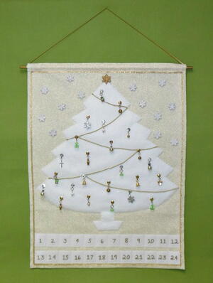 Easy Felt Christmas Tree Advent Calendar