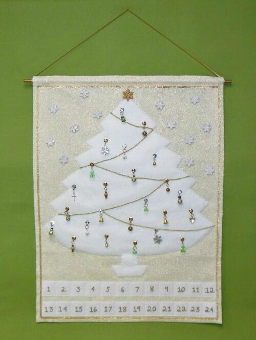 Easy Felt Christmas Tree Advent Calendar