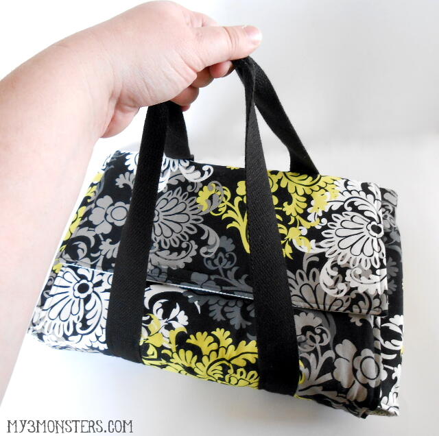 One Size DIY Casserole Carrier | AllFreeSewing.com one-size-diy-casserole-carrier-allfreesewing-com