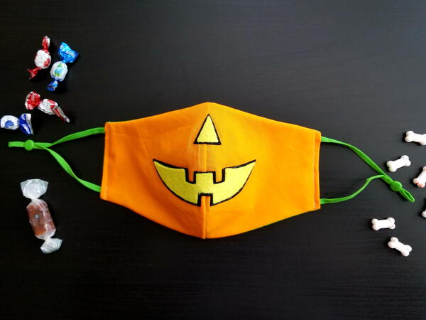 DIY Jack-o'-Lantern Face Mask
