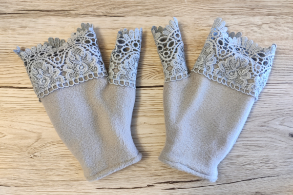 Lace Edged Fingerless Gloves