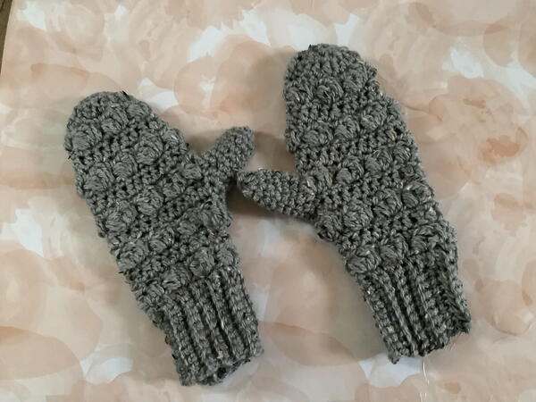 Aqueduct Puff Stitch Mittens