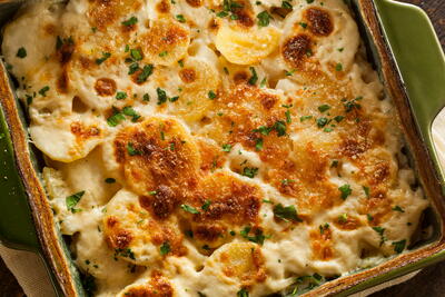 Homemade Cheesy Scalloped Potatoes Recipe | FaveSouthernRecipes.com