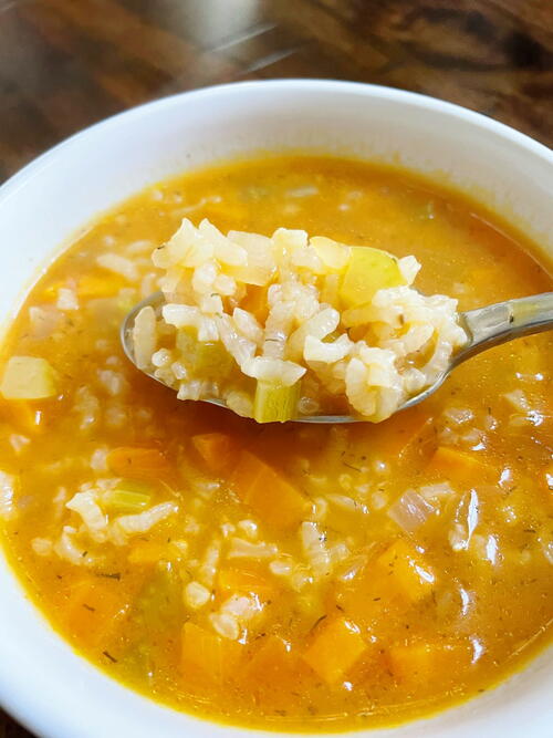 One Pot Carrot Rice Soup