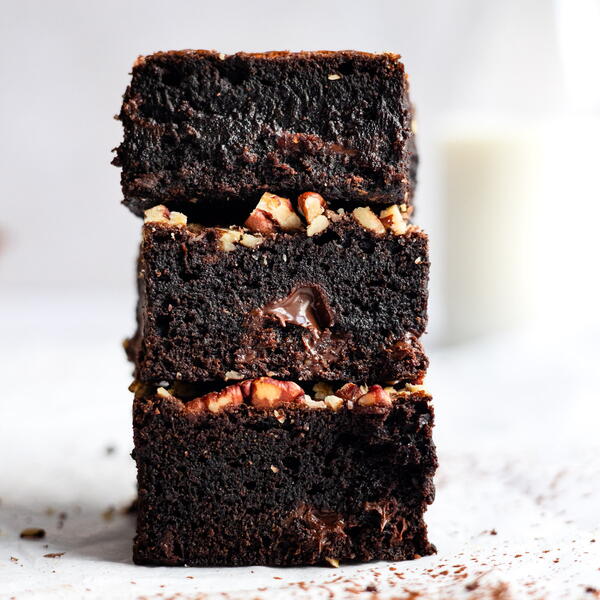 Rich And Fudgy Easy Pecan Brownies