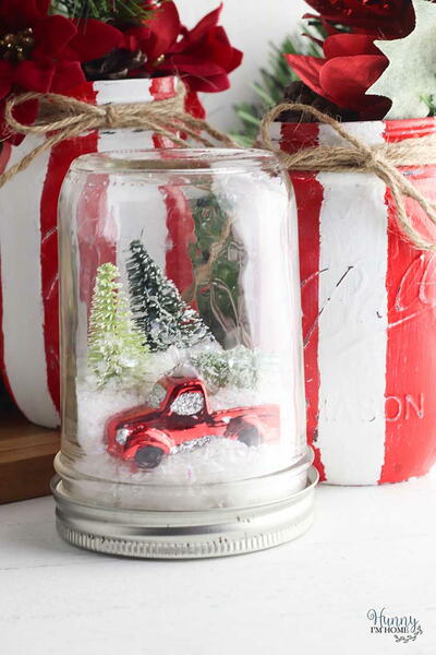 Mason Jar Snow Globe For Christmas