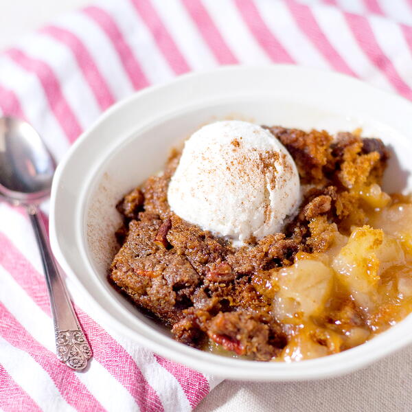 Gingerbread Apple Cobbler