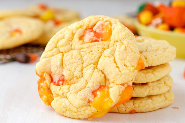 4-ingredient Candy Corn Cookies