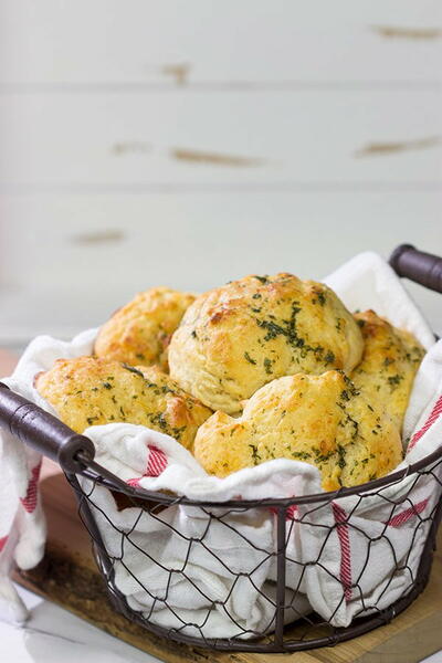 Copycat Red Lobster Cheddar Bay Biscuits