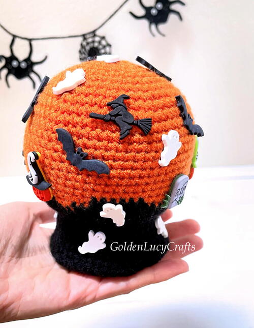 Crochet Halloween Snow Globe Amigurumi