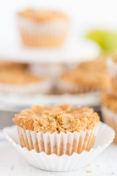 Apple Crumb Cakes