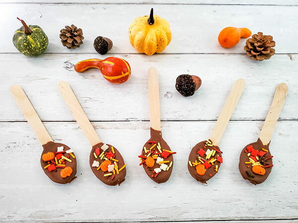 How To Make Chocolate Dipped Spoons