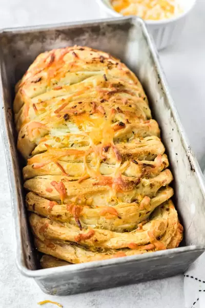 Cheesy Pull Apart Bread (with Biscuit Dough!)