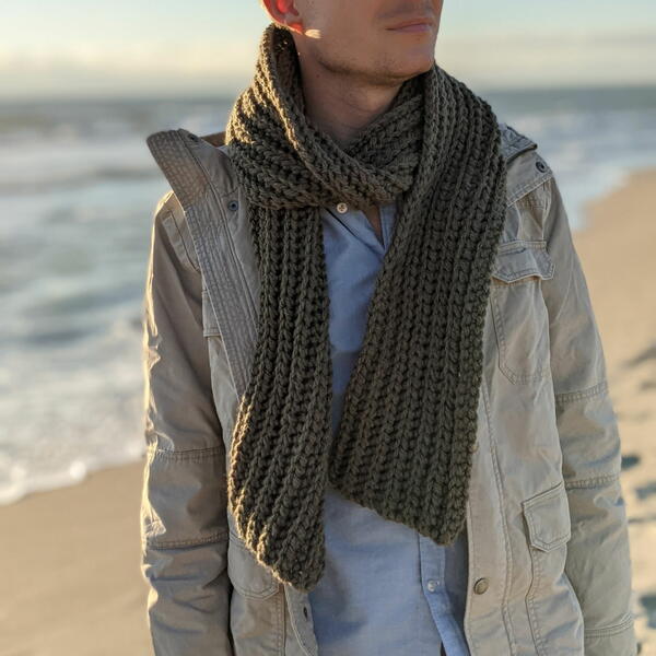 Classic Ribbed Men's Crochet Scarf 