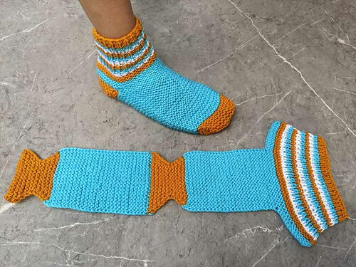 Two-Needle Flat Knit Socks Free Pattern · Crazy Hands