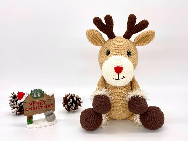 Free Amigurumi Reindeer Crochet Pattern