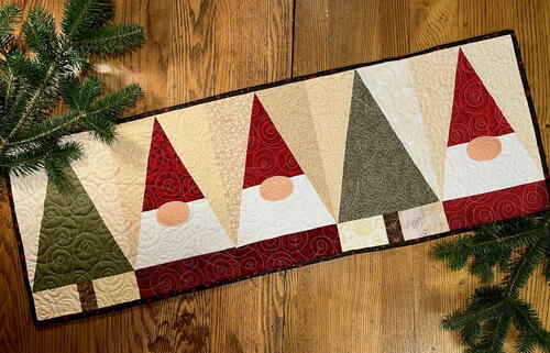Balsam Gnomes Table Runner Quilt＂title=