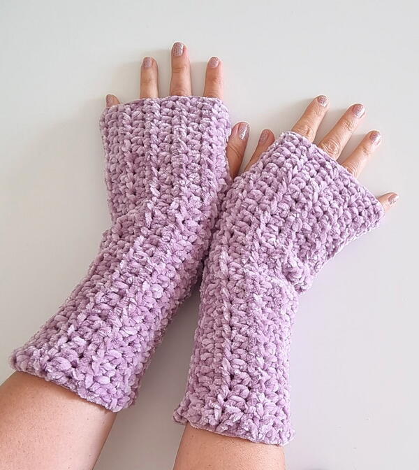 Fingerless Gloves - Easy Crochet Pattern
