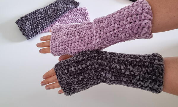 Crochet Fingerless Gloves - Easy Pattern