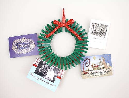 Clothespin Wreath Christmas Card Holder