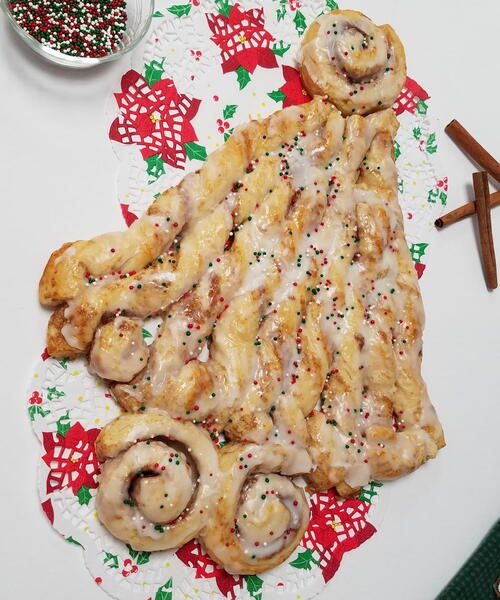 Christmas Tree Cinnamon Rolls