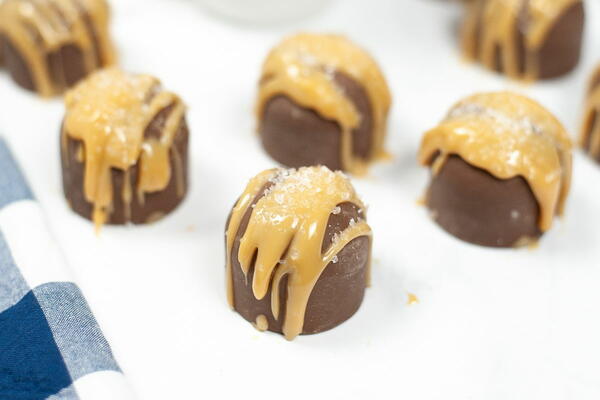 Instant Pot Salted Caramel Hot Cocoa Bombs