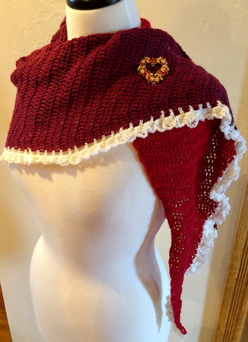 Mrs. Claus Shawl Easy Crochet Pattern