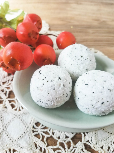 Peppermint And Green Tea Bath Bombs