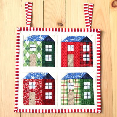 Homes For The Holidays Mini Quilt