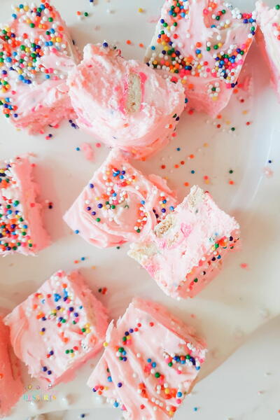 Strawberry Fudge With White Chocolate