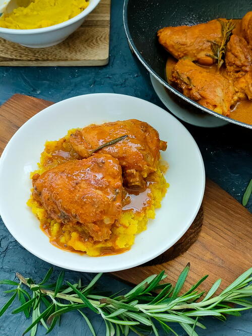 Lemon Balsamic Chicken With Rosemary Sauce