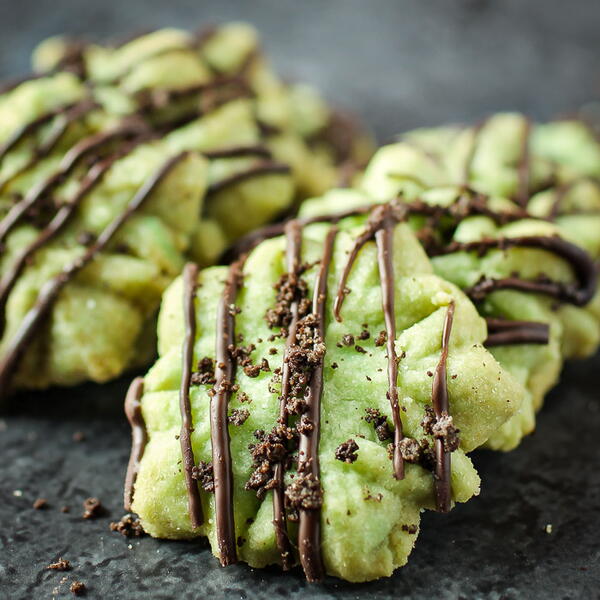 Mint Shortbread Cookies