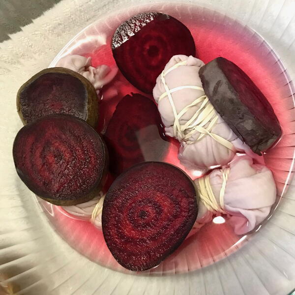 Check the progress of the fresh red beet dye.