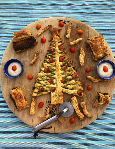 Beautiful Christmas Tree Pastry With Pesto – Delicious Christmas Appetizer