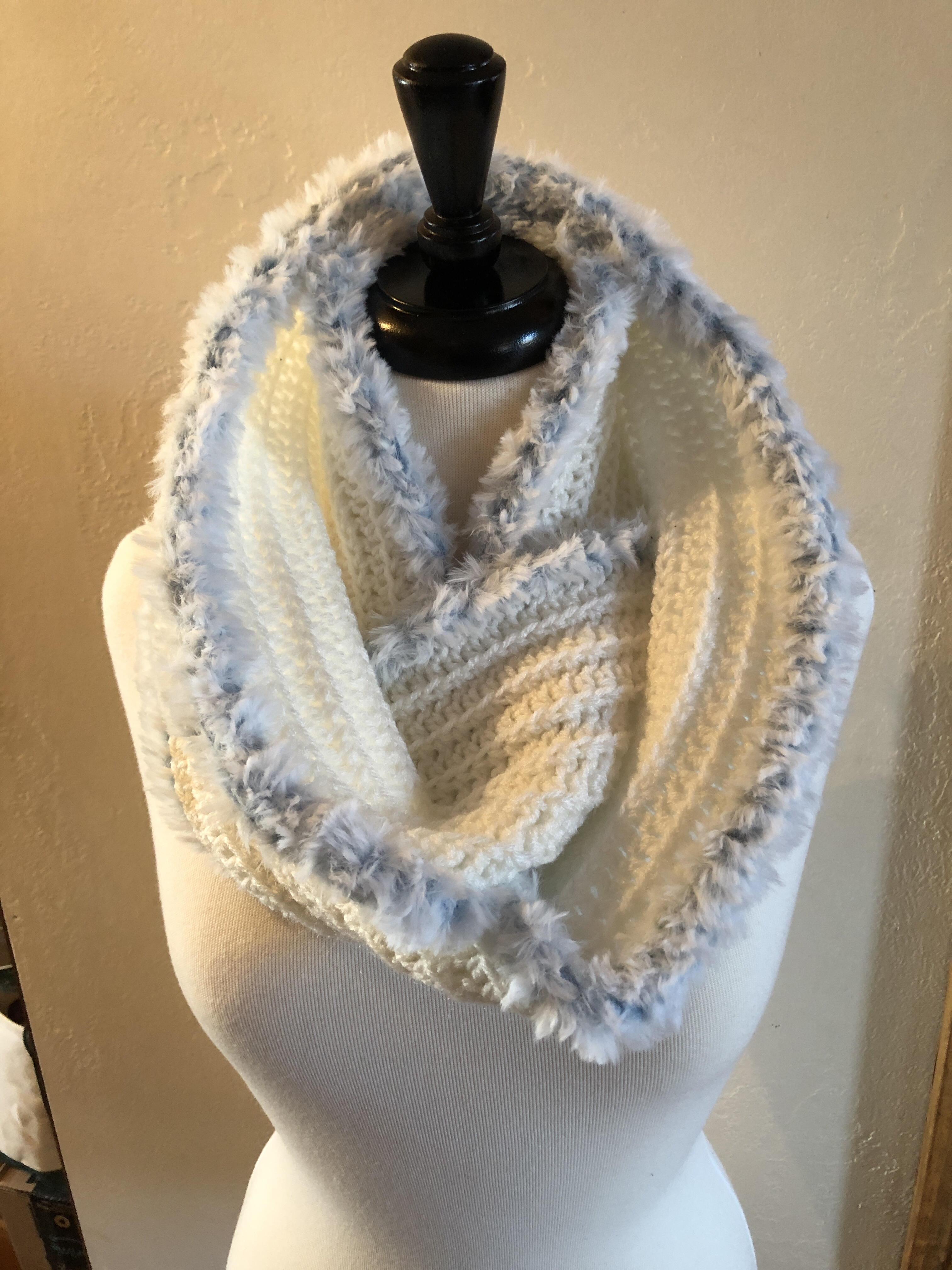 Beginner Winter Crochet Infinity Scarf