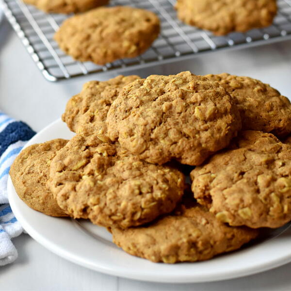 Easy Gluten Free Pumpkin Oatmeal Cookies