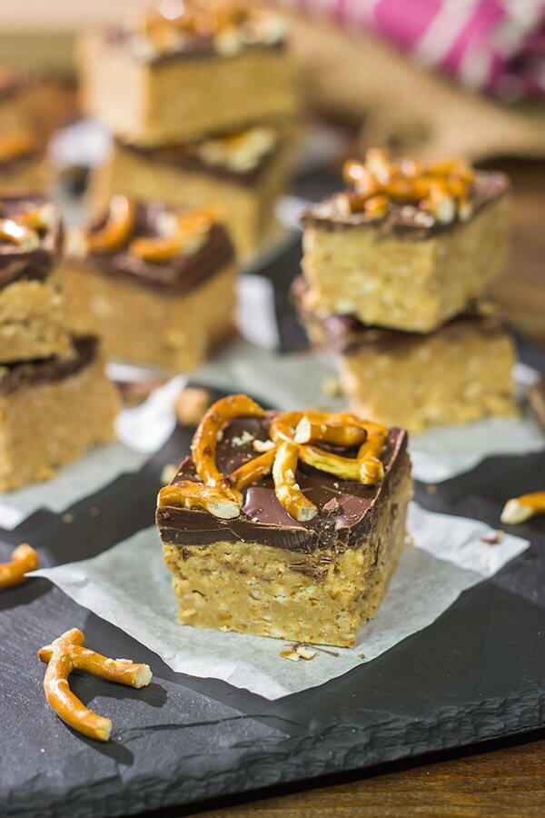 Chocolate Peanut Butter Pretzel Bars