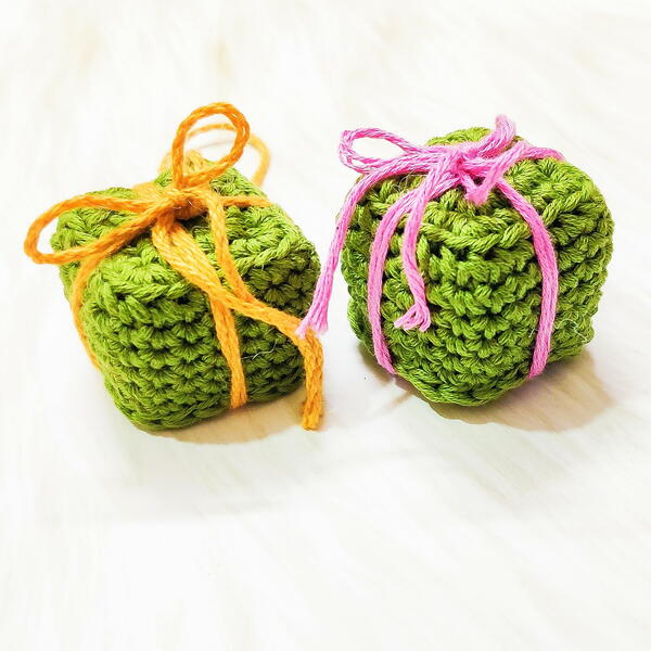 Diy Crochet Gift Box Ornaments Amigurumi Cube Pattern | FaveCrafts.com