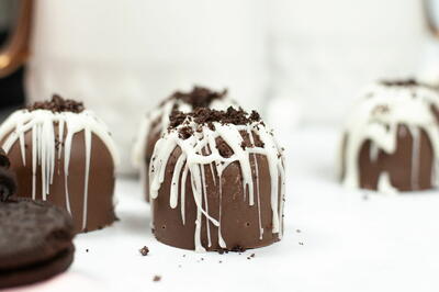 Cookies And Cream Hot Cocoa Bombs
